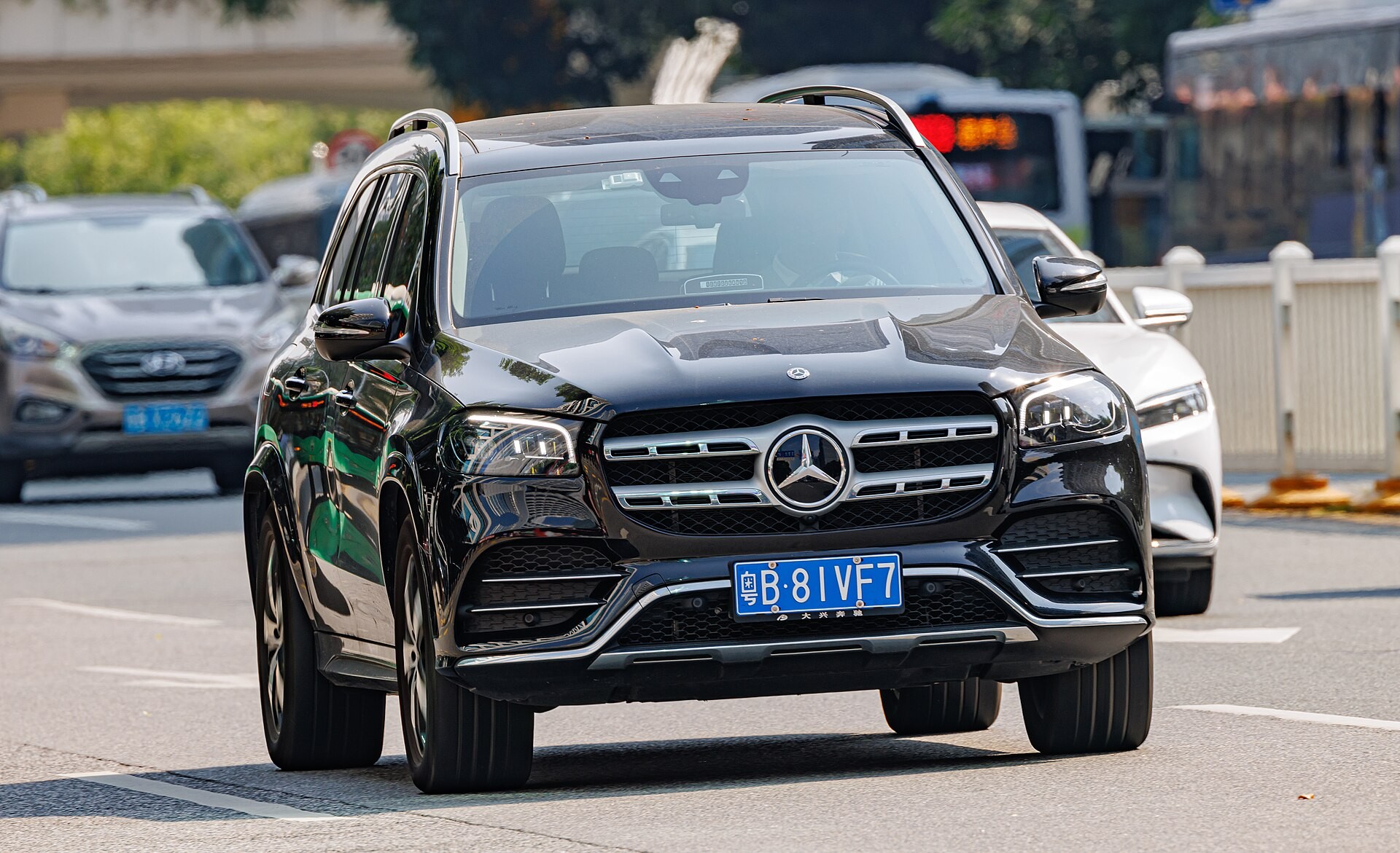 ​Mercedes обновил свой самый большой и роскошный внедорожник GLS